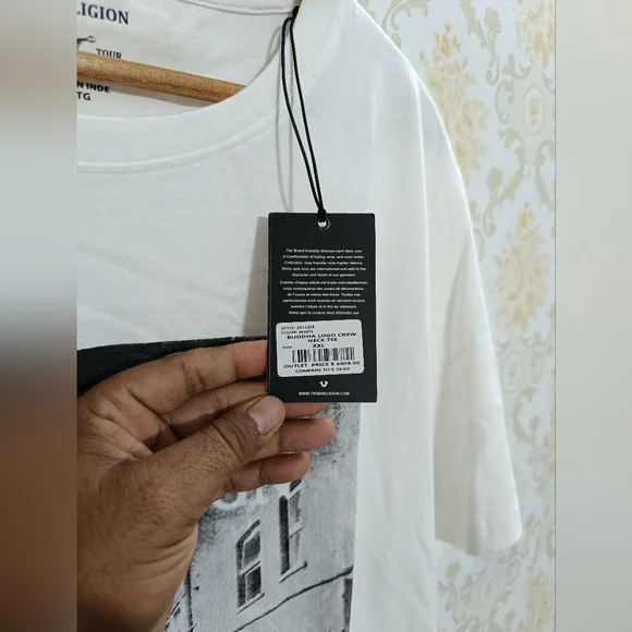 True Religion - Picture 3 of 7